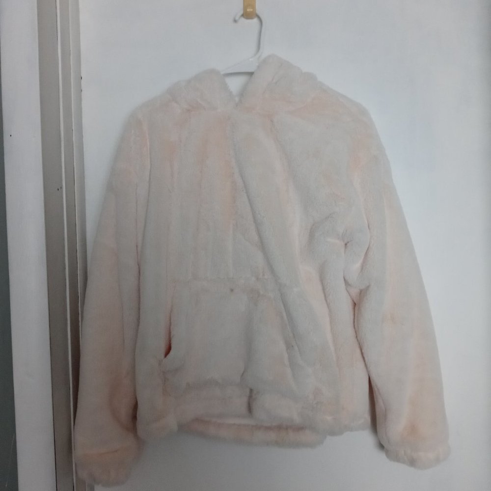 Forever 21 White Fluffy Hoodie Medium